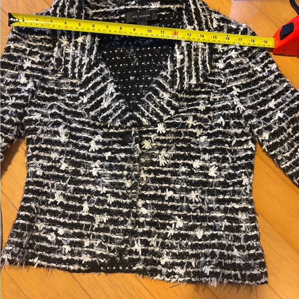 ST. JOHN Tweed Pattern Jacket - Picture 8 of 11